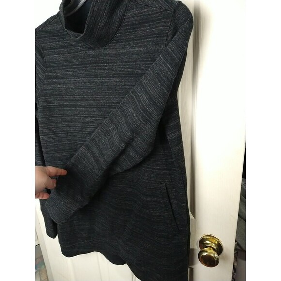 Duluth Trading Post Grey Mock Neck Tunic Pock Thumbholes Top. Size M - Picture 11 of 12